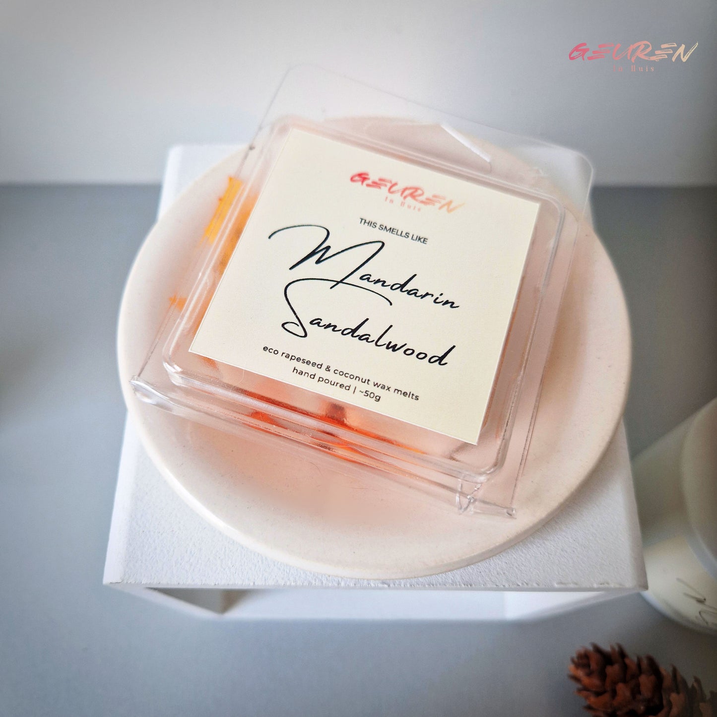 Handgegoten wax melts van plantaardige wax in Mandarin Sandalwood geur